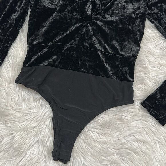 The Impeccable Pig Black Velour Keyhole Cut Out Self Tie Front Bodysuit Sz M - Picture 3 of 12